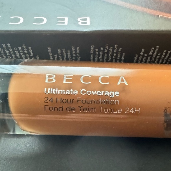 Becca Ultimate Coverage 24 Hour Foundation in Mahagony (1.0FL.OZ / 30ML) - Picture 8 of 12
